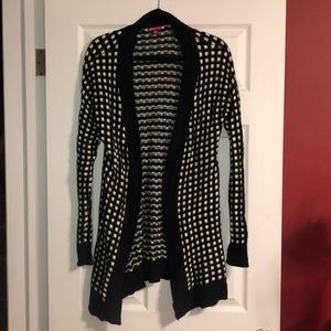 Merona black/white stretch sweater in size L